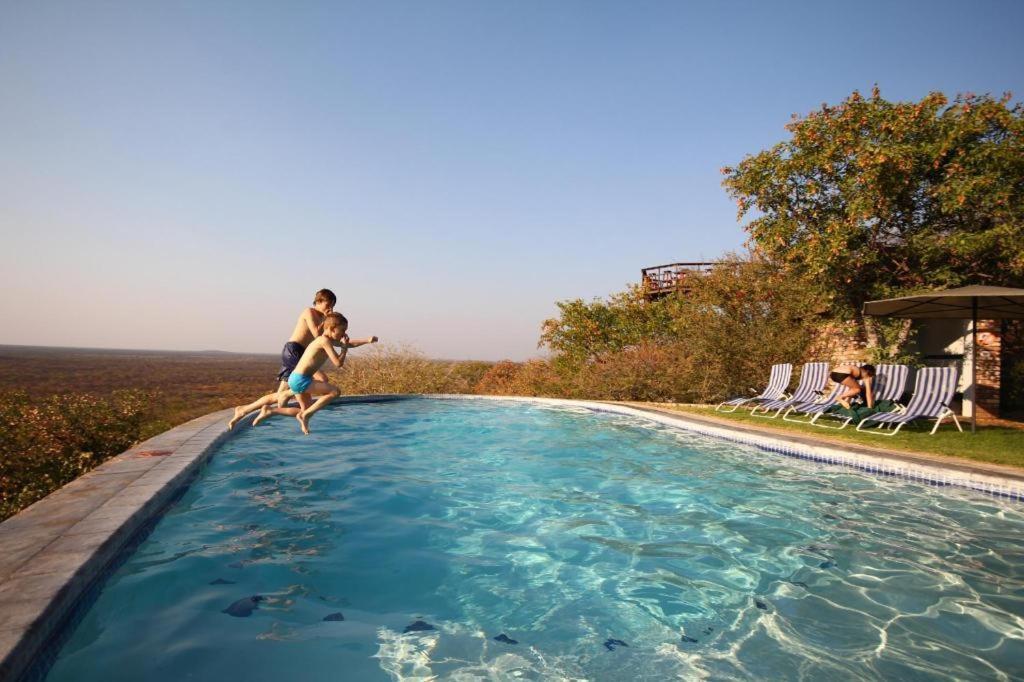 Etosha Safari Lodge, Etosha National Park, Namibia オカウクエジョ エクステリア 写真