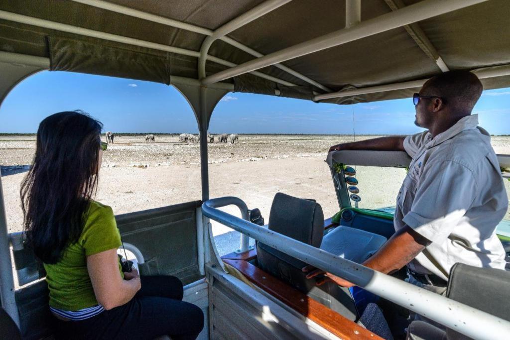 Etosha Safari Lodge, Etosha National Park, Namibia オカウクエジョ エクステリア 写真