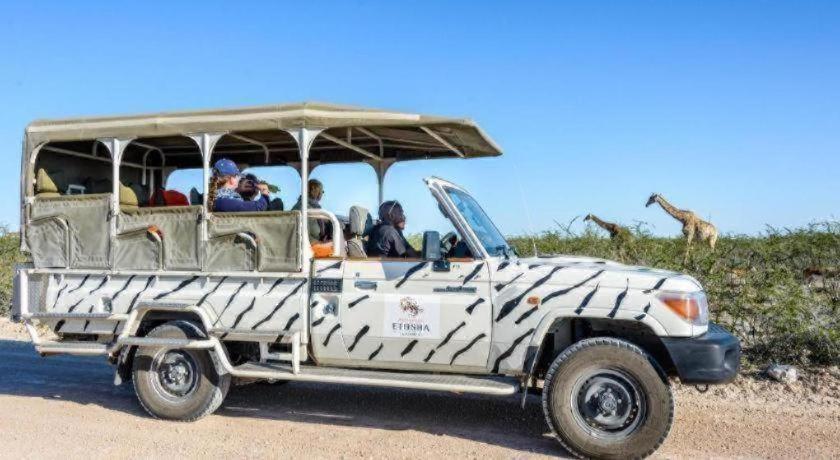 Etosha Safari Lodge, Etosha National Park, Namibia オカウクエジョ エクステリア 写真